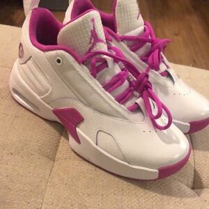 Big Kids White and Pink Athletic Shoes size 5Y